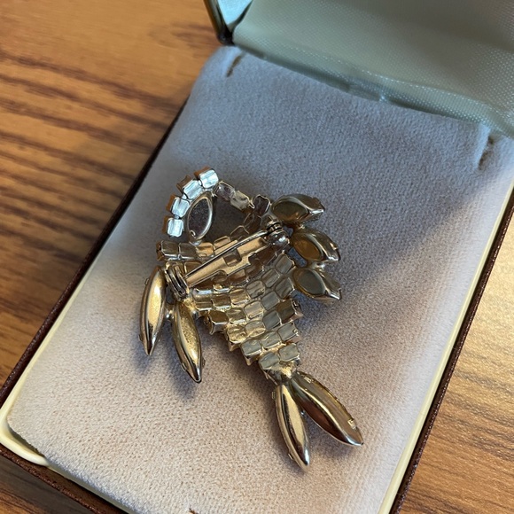 Vintage Fish Brooch - Picture 2 of 2